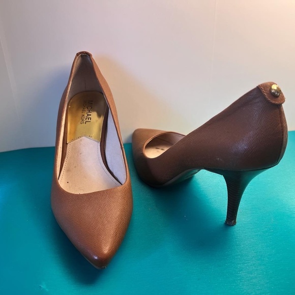 Heels - Picture 3 of 5